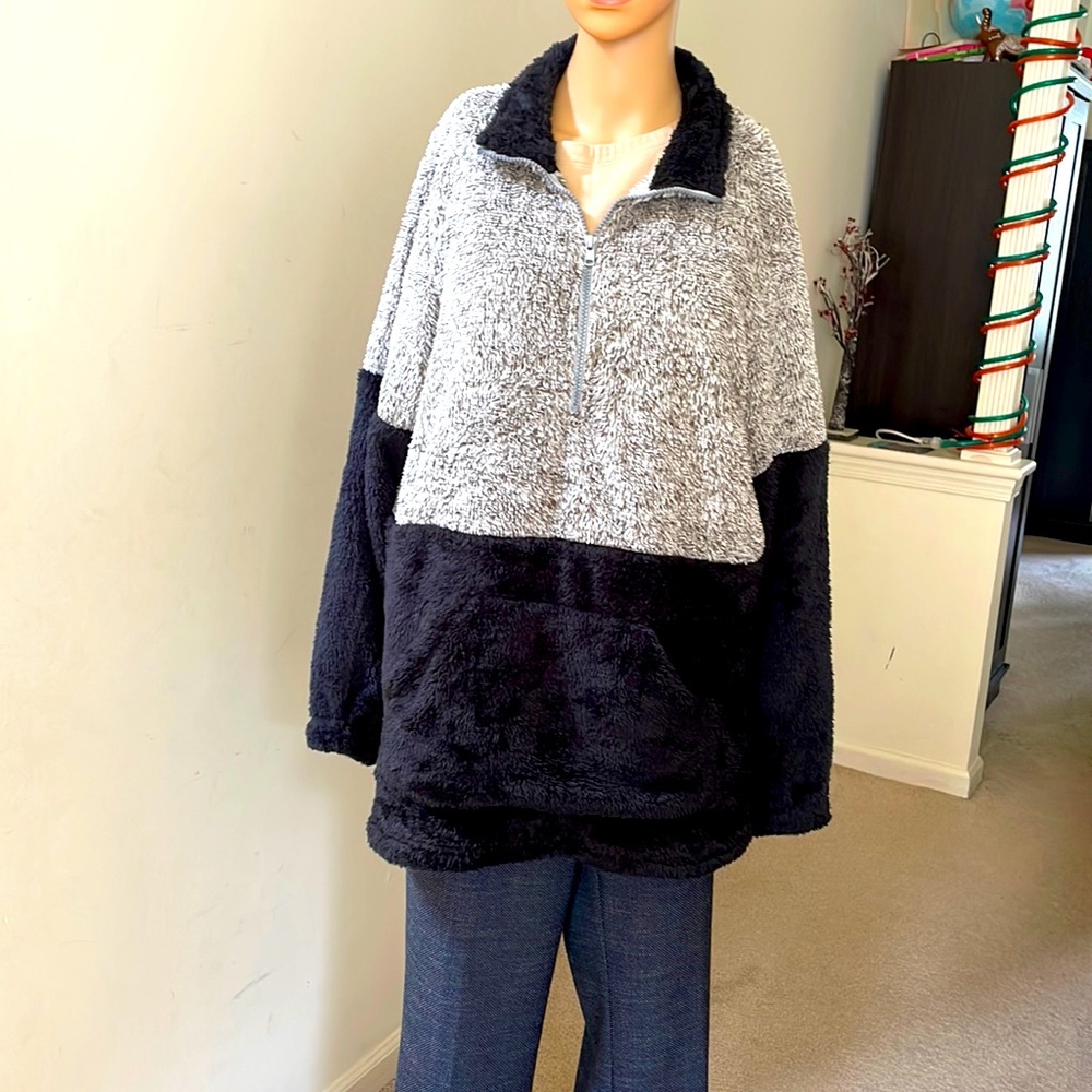 Cozy 1/4 Zip Pullover Sweater Black and Grey Size Large